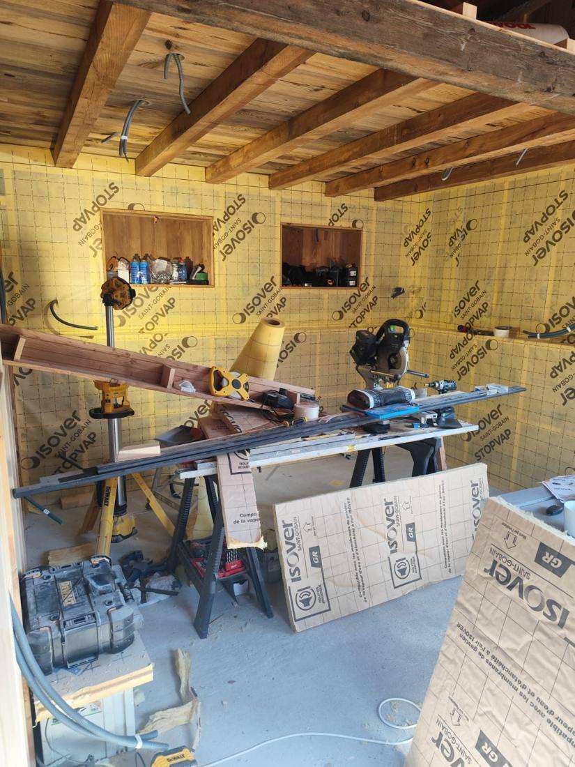 Vapour barrier &amp; insulation
