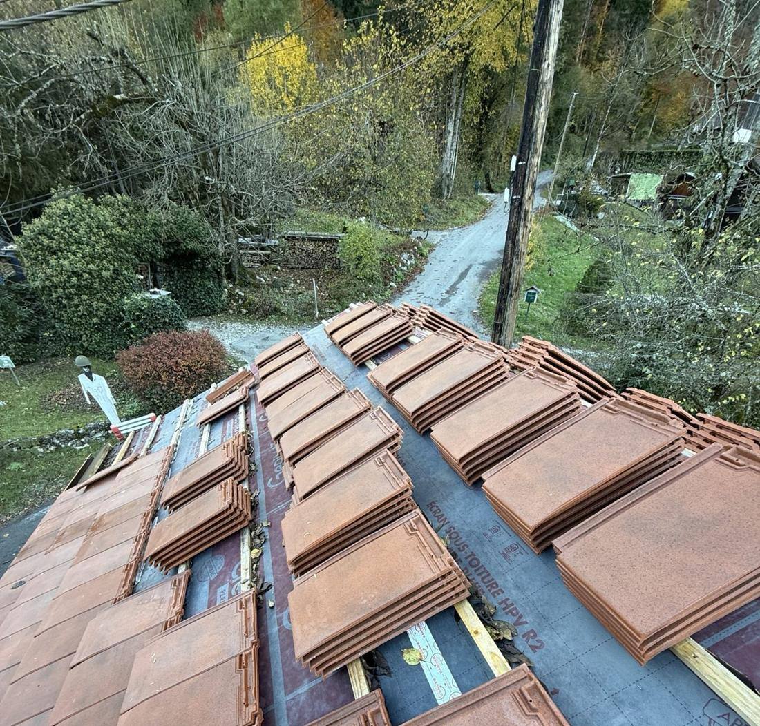Roof tiling