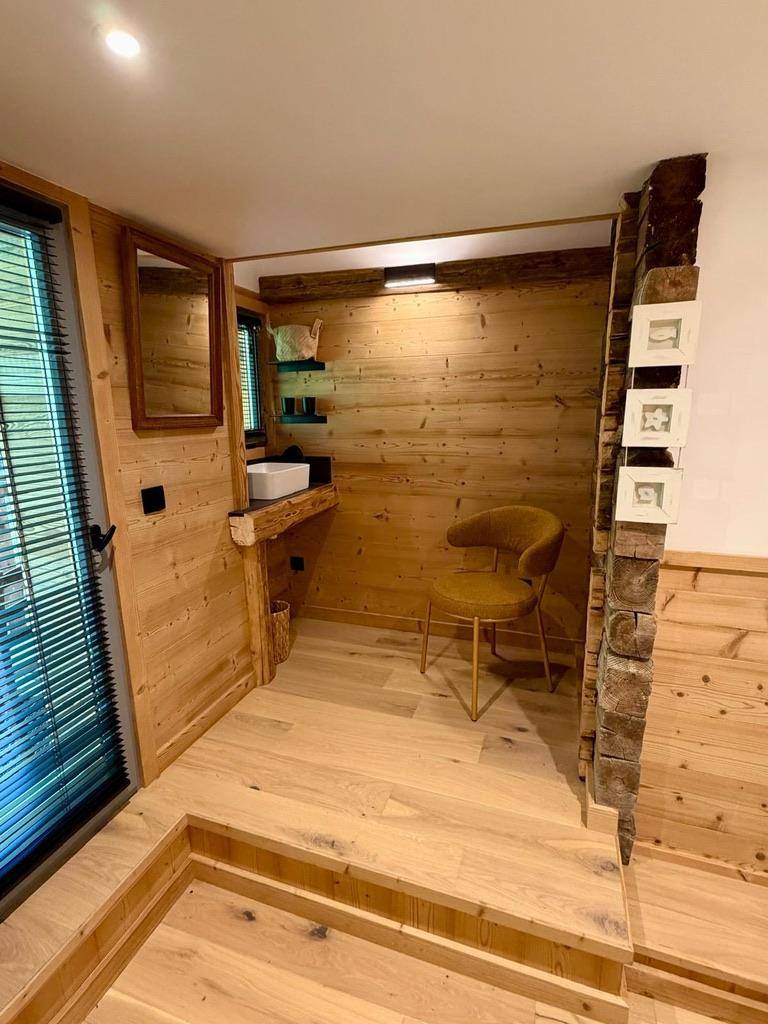 Vanity nook